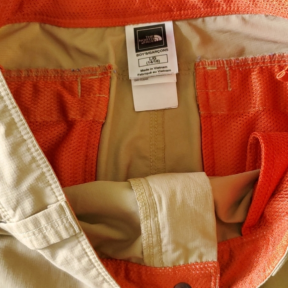 The North Face boy shorts - Picture 3 of 5